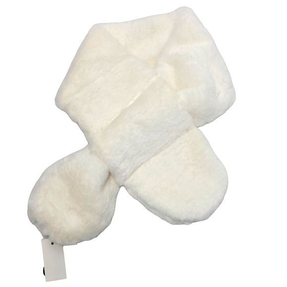 Fabulous Oblong Faux Fur Cream Collar Scarf OS - Picture 3 of 4